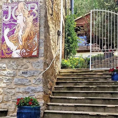 Les Gargouilles Des Gorges Du Tarn Couette-café