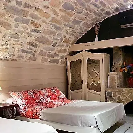 Bed & Breakfast Les Gargouilles - Piscine A Debordement Avec Vue Exceptionnelle - Gorges Du Tarn - Millau 3*